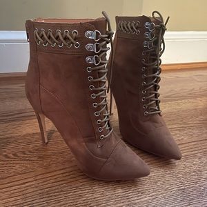 Cognac lace-up heeled bootie